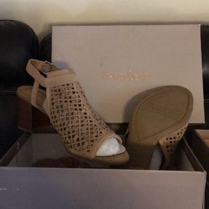 Brand new in box Franco Sarto tan size 10